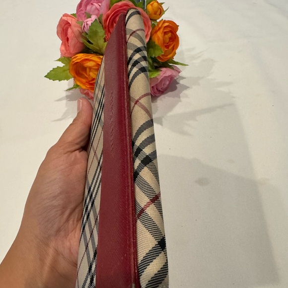 Authentic Burberry kisslock wallet - Picture 8 of 10